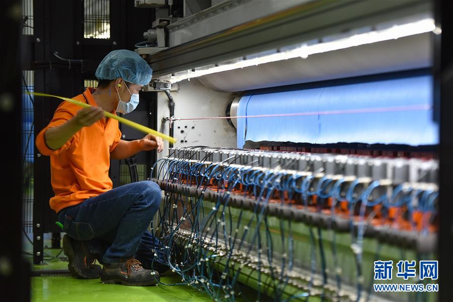 （在習(xí)近平新時代中國特色社會主義思想指引下&mdash;&mdash;新時代新作為新篇章&middot;習(xí)近平總書記關(guān)切事&middot;圖文互動）（20）精準(zhǔn)發(fā)力抓統(tǒng)籌&mdash;&mdash;各地落實&ldquo;分區(qū)分級&rdquo;有序恢復(fù)生產(chǎn)生活