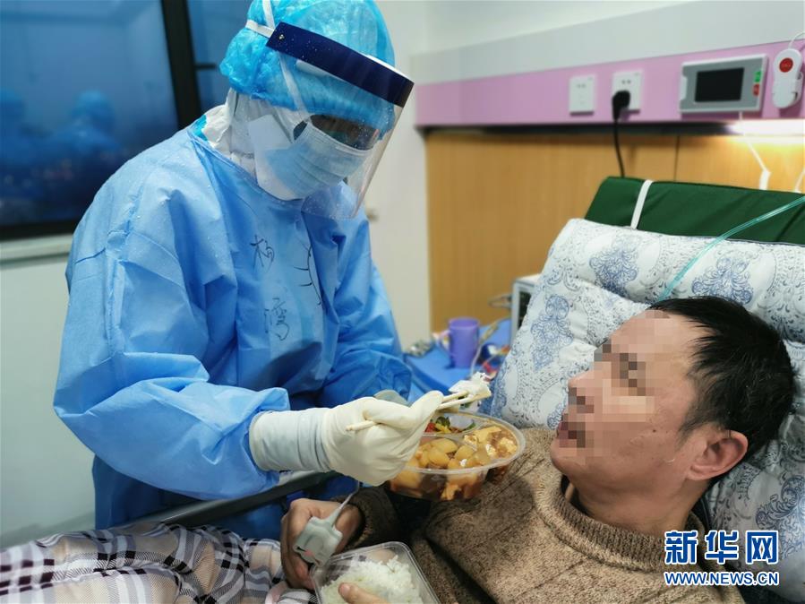 （一線抗疫群英譜&middot;圖文互動(dòng)）（3）&ldquo;我們，撐得起！&rdquo;&mdash;&mdash;軍隊(duì)支援湖北醫(yī)療隊(duì)年輕醫(yī)務(wù)工作者的青春宣言