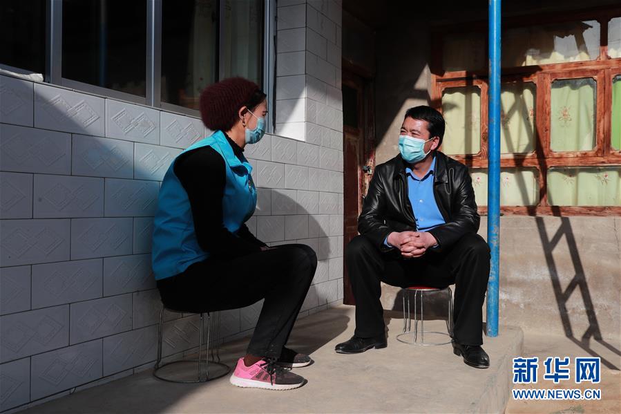 （新華全媒頭條&middot;圖文互動(dòng)）（4）特殊時(shí)期，他們這樣履職&mdash;&mdash;全國(guó)人大代表這個(gè)春天在行動(dòng)