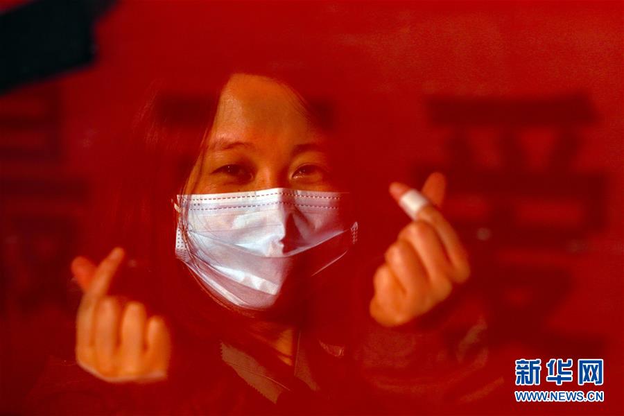（新華全媒頭條&middot;圖文互動）（5）最美逆行者，武漢永遠(yuǎn)記得你！&mdash;&mdash;首批援鄂醫(yī)療隊(duì)返程紀(jì)實(shí)