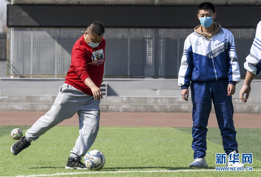 （圖文互動(dòng)）（4）&ldquo;早&rdquo;安同學(xué)，&ldquo;早&rdquo;安老師！&mdash;&mdash;新疆初高中畢業(yè)班復(fù)課一周回訪見聞