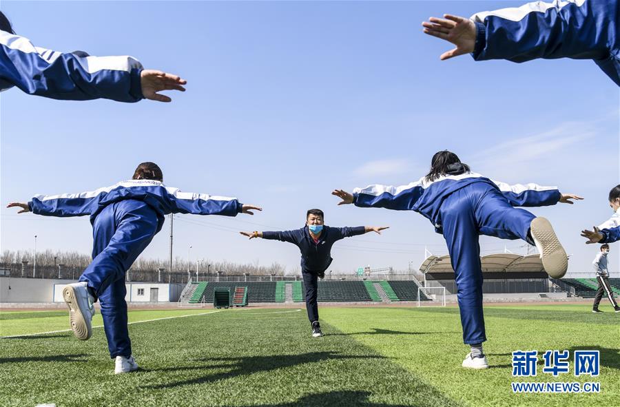 （圖文互動(dòng)）（8）&ldquo;早&rdquo;安同學(xué)，&ldquo;早&rdquo;安老師！&mdash;&mdash;新疆初高中畢業(yè)班復(fù)課一周回訪見聞