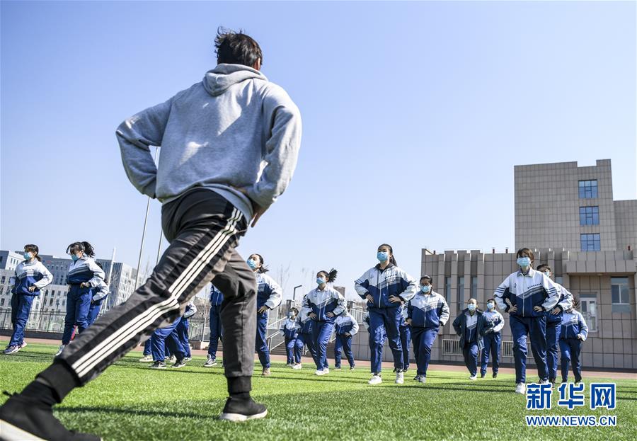 （圖文互動(dòng)）（11）&ldquo;早&rdquo;安同學(xué)，&ldquo;早&rdquo;安老師！&mdash;&mdash;新疆初高中畢業(yè)班復(fù)課一周回訪見聞