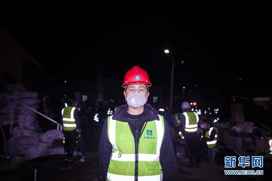 （一線抗疫群英譜&middot;圖文互動）（5）羅文浩：&ldquo;女兒，你的名字里有溫暖，有榮光！&rdquo;