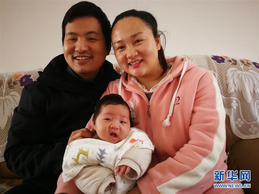 （一線抗疫群英譜&middot;圖文互動）（6）羅文浩：&ldquo;女兒，你的名字里有溫暖，有榮光！&rdquo;