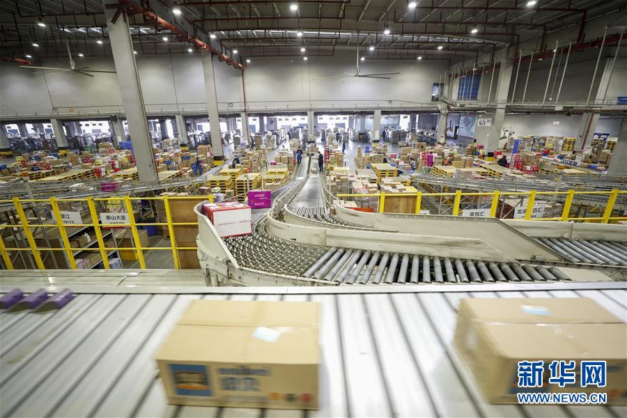 (中國經(jīng)濟(jì)新觀察·圖文互動)(7)重大投資項(xiàng)目開復(fù)工提速 吹響中國經(jīng)濟(jì)復(fù)蘇“沖鋒號”