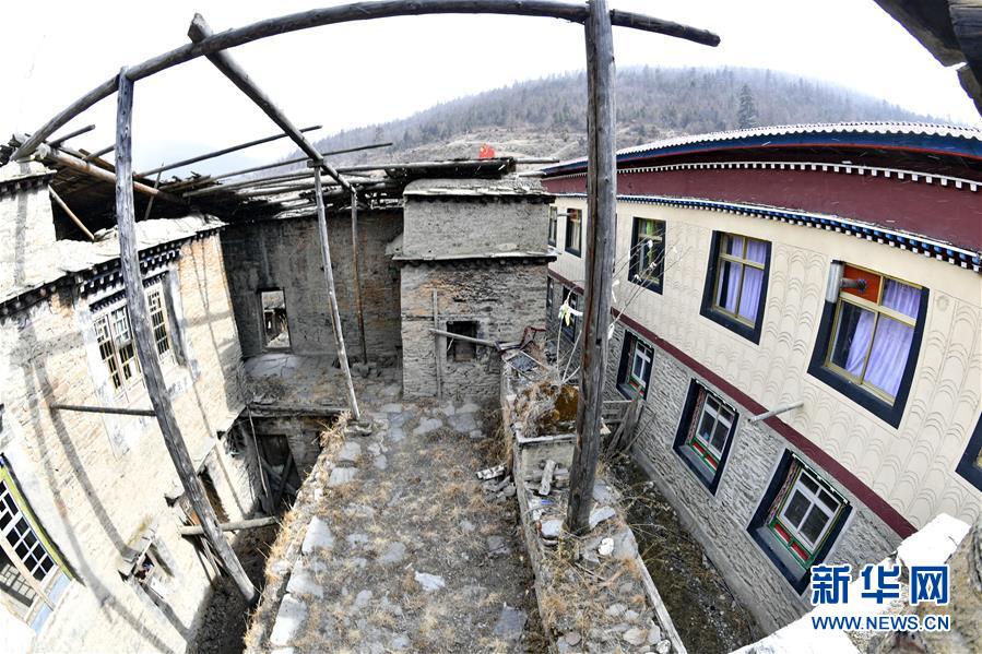 （新華全媒頭條&middot;圖文互動(dòng)）（6）一面國(guó)旗與三代人的守望&mdash;&mdash;記西藏林芝市西日卡村的&ldquo;紅色&rdquo;傳承