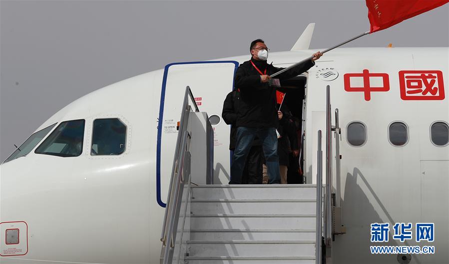 （抗疫一線群英譜&middot;圖文互動）不負(fù)生命之托&mdash;&mdash;記甘肅第一批援助湖北醫(yī)療隊隊長蔡輝