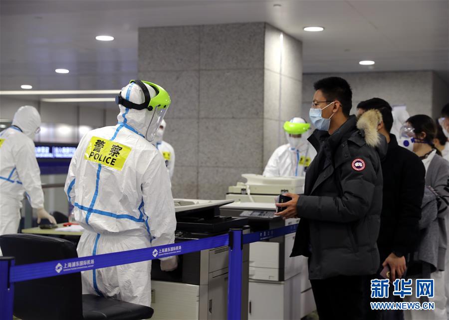 (聚焦疫情防控·圖文互動(dòng))(3)用青春筑牢防疫“長(zhǎng)城”——上海青年突擊隊(duì)嚴(yán)守浦東國(guó)際機(jī)場(chǎng)第一線