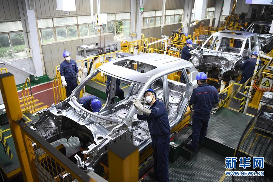 (在習近平新時代中國特色社會主義思想指引下——新時代新作為新篇章·習近平總書記關切事·圖文互動)(2)化“危”為“機” 念好“新”字訣——各地產(chǎn)業(yè)發(fā)展“新”動向掃描