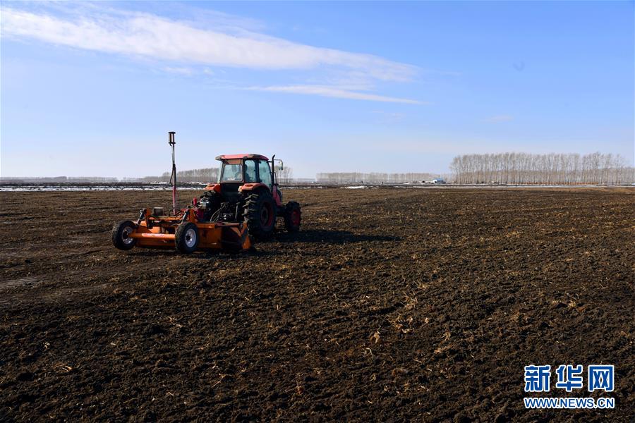 （在習(xí)近平新時(shí)代中國(guó)特色社會(huì)主義思想指引下&mdash;&mdash;新時(shí)代新作為新篇章&middot;習(xí)近平總書(shū)記關(guān)切事&middot;圖文互動(dòng)）（4）希望的田野，希望的春天&mdash;&mdash;各地農(nóng)業(yè)生產(chǎn)新動(dòng)態(tài)掃描