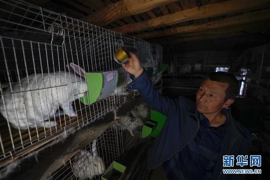 (決戰(zhàn)決勝脫貧攻堅(jiān)·圖文互動(dòng))(15)決戰(zhàn)昆侖——新疆聚焦10個(gè)未摘帽縣展開深度貧困攻堅(jiān)戰(zhàn)