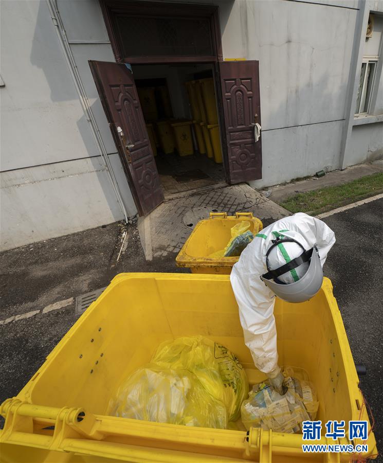 （聚焦疫情防控&middot;圖文互動）（17）&ldquo;隱蔽&rdquo;防線上的阻擊戰(zhàn)&mdash;&mdash;武漢醫(yī)療廢物處理從&ldquo;全線告急&rdquo;到&ldquo;日產(chǎn)日清&rdquo;
