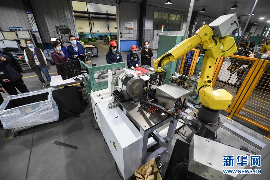 (新華全媒頭條·圖文互動(dòng))(2)沖寒已覺東風(fēng)暖——記習(xí)近平總書記在浙江調(diào)研疫情防控和復(fù)工復(fù)產(chǎn)