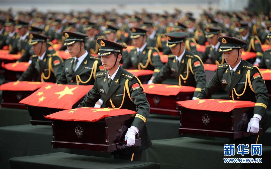 （圖文互動(dòng)）（1）穿越時(shí)空的思念&mdash;&mdash;社會(huì)各界祭奠抗美援朝英烈側(cè)記