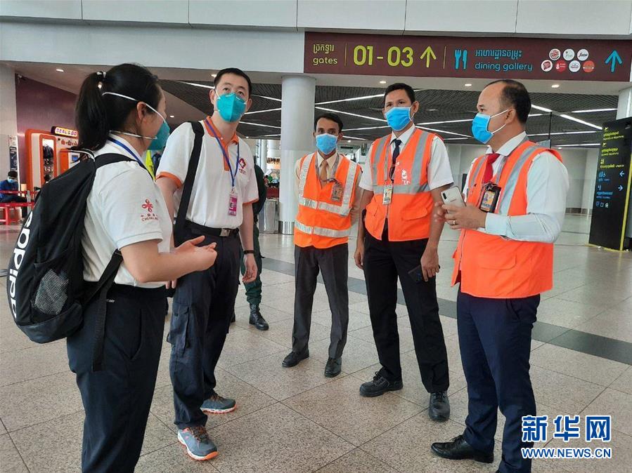 （國際疫情&middot;圖文互動(dòng)）（4）&ldquo;工作忙碌又細(xì)致，經(jīng)驗(yàn)豐富又專業(yè)&rdquo;&mdash;&mdash;一名柬埔寨青年眼中的中國援柬抗疫醫(yī)療專家組