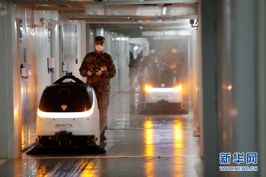 (一線抗疫群英譜·圖文互動(dòng))(2)二級(jí)軍士長張鵬飛:“兵王”在此 有我無毒