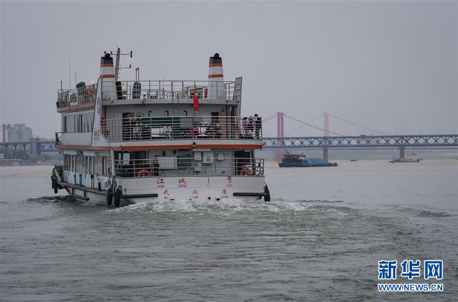 （新華全媒頭條&middot;圖文互動）（13）武漢重啟，不負春天&mdash;&mdash;寫在武漢&ldquo;解封&rdquo;之際