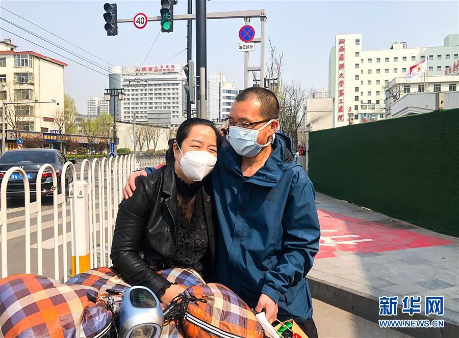 (一線抗疫群英譜·圖文互動(dòng))(1)護(hù)師張永剛:換一個(gè)“戰(zhàn)場”去戰(zhàn)斗