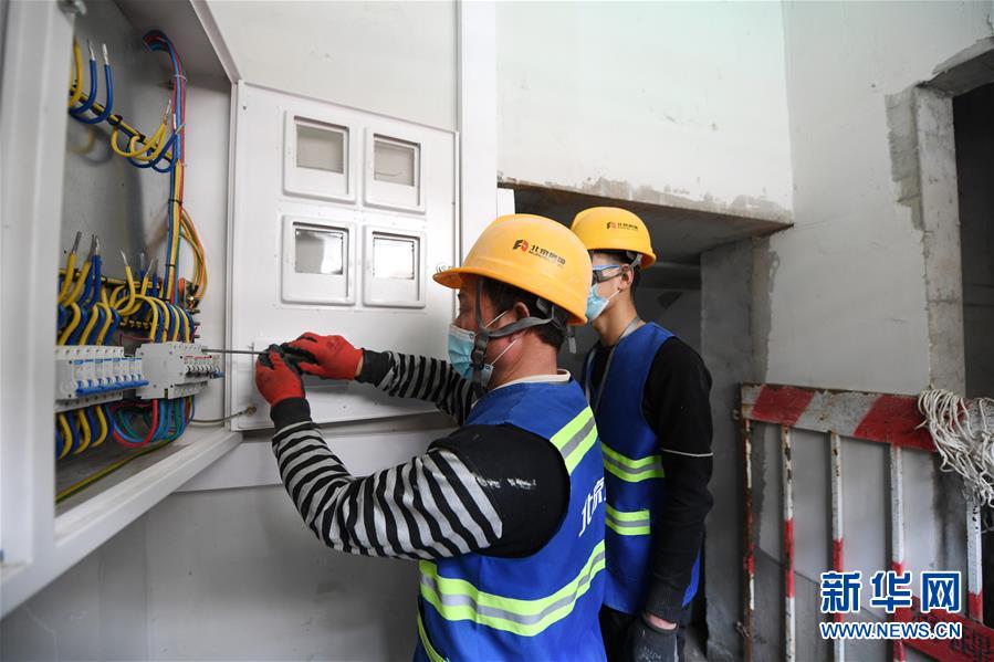 （新華全媒頭條&middot;圖文互動）（5）88級臺階，終于不再是座&ldquo;山&rdquo;？&mdash;&mdash;北京老舊小區(qū)加裝電梯現狀調查