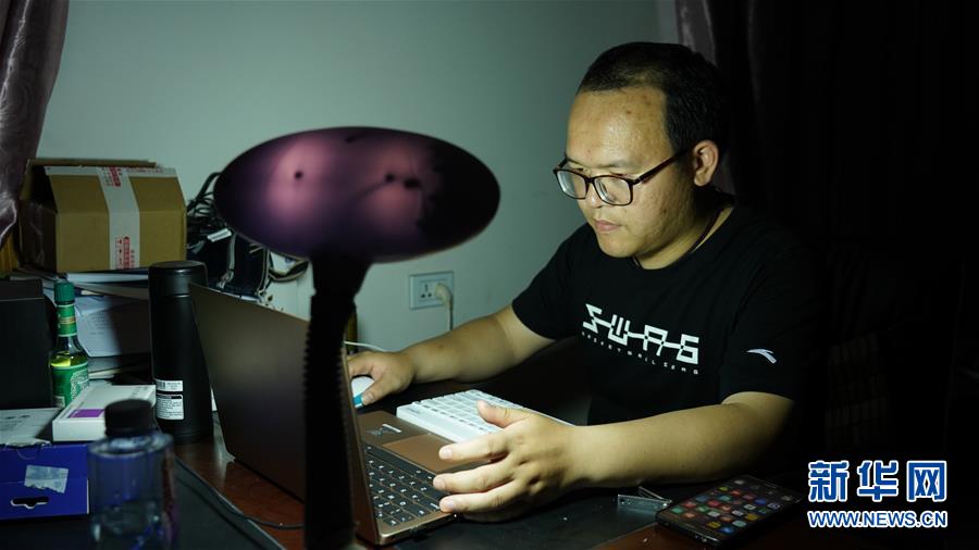 (決戰(zhàn)決勝脫貧攻堅·圖文互動)(1)扶貧路上三人行