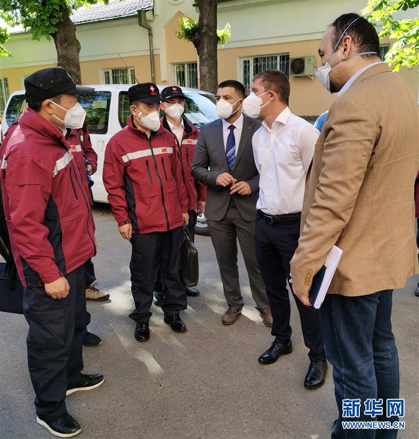 (國(guó)際疫情·圖文互動(dòng))(3)特寫:中國(guó)女婿“逆行”協(xié)助抗疫