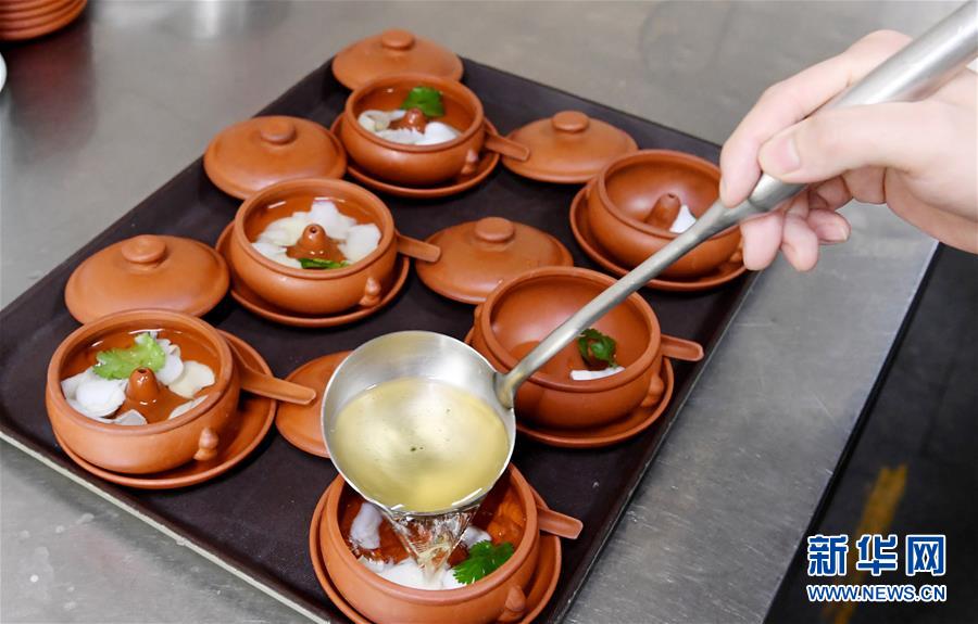 （聚焦復(fù)工復(fù)產(chǎn)&middot;圖文互動(dòng)）（3）&ldquo;分得安心，吃得放心&rdquo;&mdash;&mdash;豫菜老字號(hào)的復(fù)工見聞