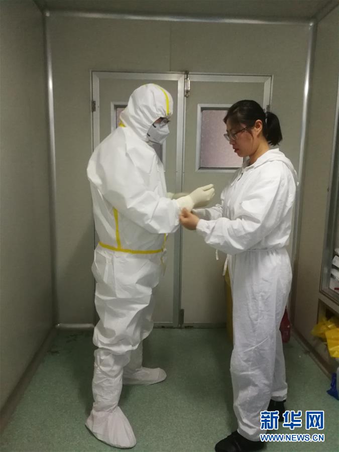 （一線抗疫群英譜&middot;圖文互動）（4）山西檢測員伉儷：疫情不退，決不放松