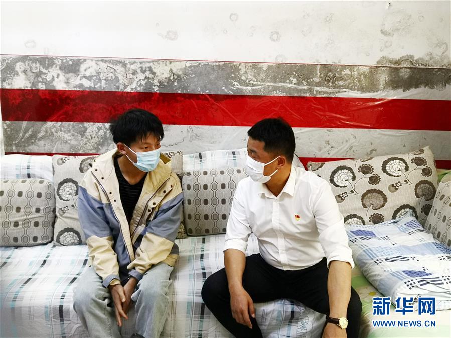 (新華全媒頭條·圖文互動(dòng))(4)戰(zhàn)斗在防疫最前沿——來(lái)自“五一”國(guó)際勞動(dòng)節(jié)的致敬