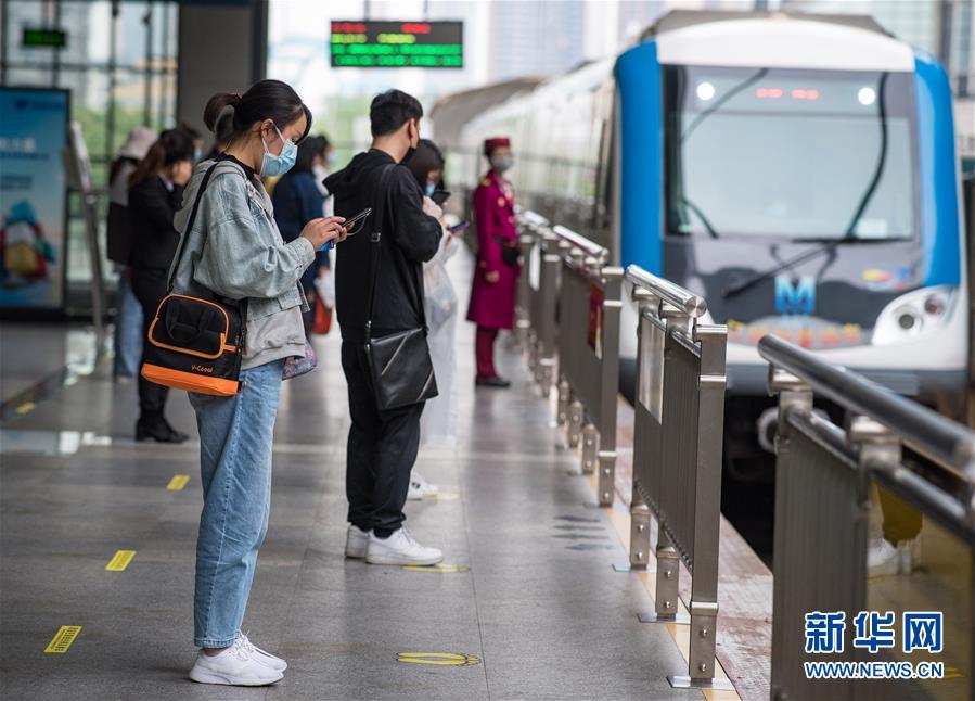 （在習(xí)近平新時代中國特色社會主義思想指引下&mdash;&mdash;新時代新作為新篇章&middot;習(xí)近平總書記關(guān)切事&middot;圖文互動）（4）疫情防控不減壓　復(fù)工復(fù)產(chǎn)正加速&mdash;&mdash;武漢&ldquo;解封&rdquo;滿月觀察