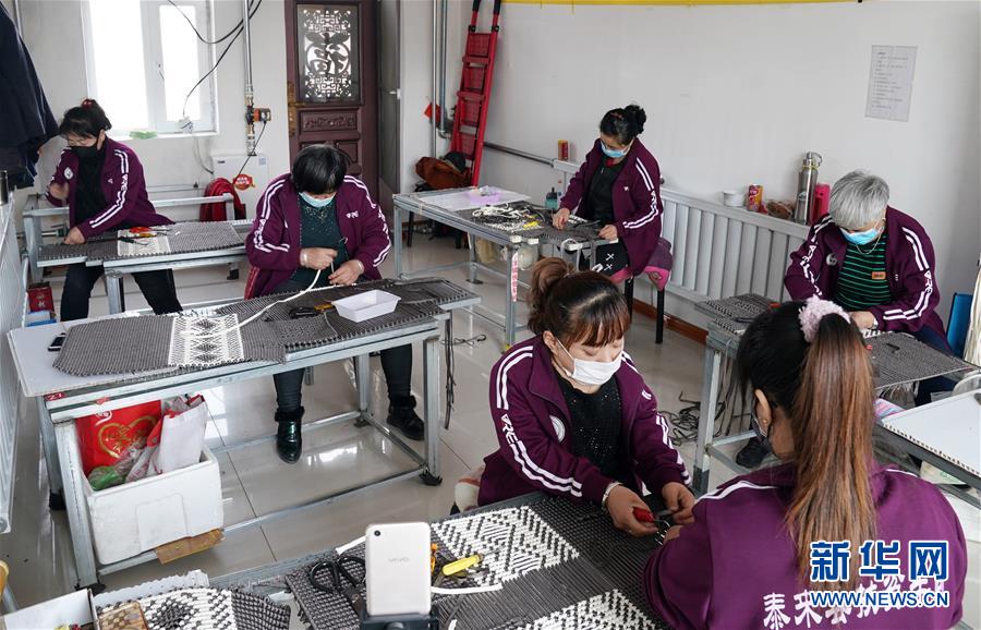 （在習近平新時代中國特色社會主義思想指引下&mdash;&mdash;新時代新作為新篇章&middot;習近平總書記關切事&middot;圖文互動）（2）助你飛翔，擁抱陽光&mdash;&mdash;助力殘疾人脫貧攻堅故事