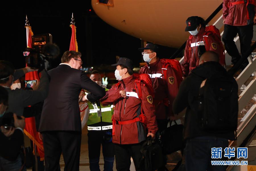 (新華全媒頭條·圖文互動)(23)風(fēng)雨無阻向前進(jìn)——寫在全國疫情防控阻擊戰(zhàn)取得重大戰(zhàn)略成果之際