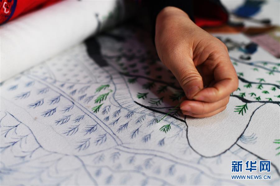 （兩會人物&middot;圖文互動）（2）帶娃、賺錢兩不誤&mdash;&mdash;一位農(nóng)民工代表眼中的脫貧新工作