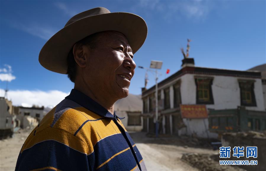 (圖文互動)(1)老農(nóng)多吉和他的珠峰“牛頭旅館”