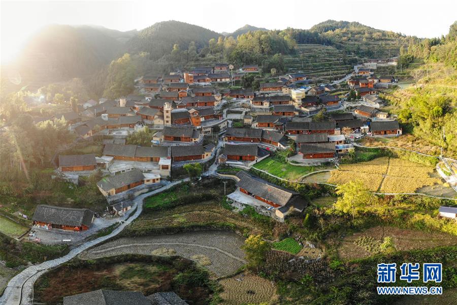 (新華全媒頭條·兩會(huì)特別報(bào)道·圖文互動(dòng))(1)從取得決定性成就到奪取全面勝利——從全國兩會(huì)看決戰(zhàn)決勝脫貧攻堅(jiān)