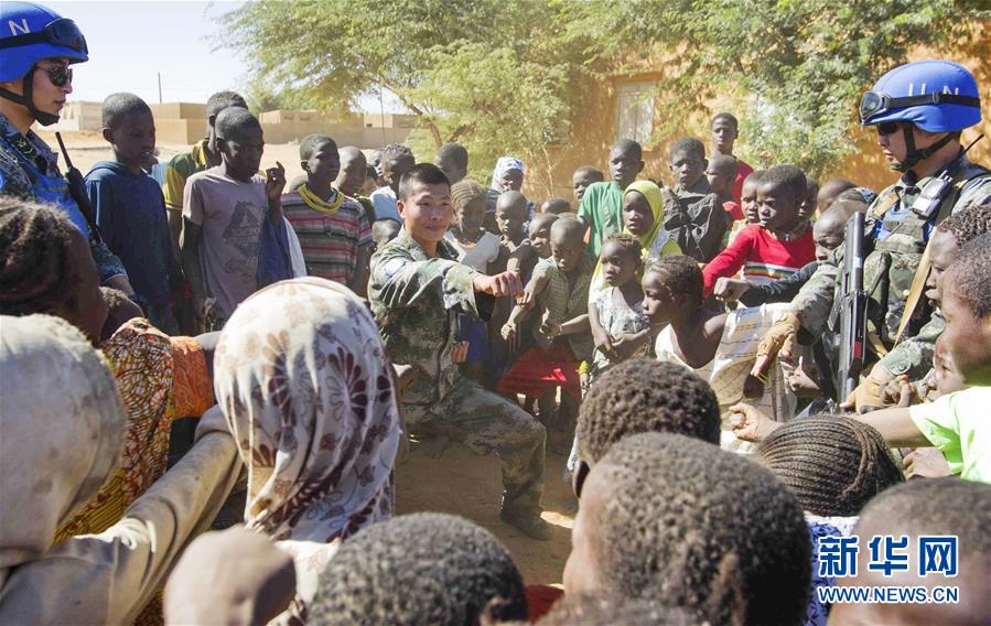 (新華全媒頭條·圖文互動(dòng))(14)崢嶸歲月30年 中國藍(lán)盔衛(wèi)和平