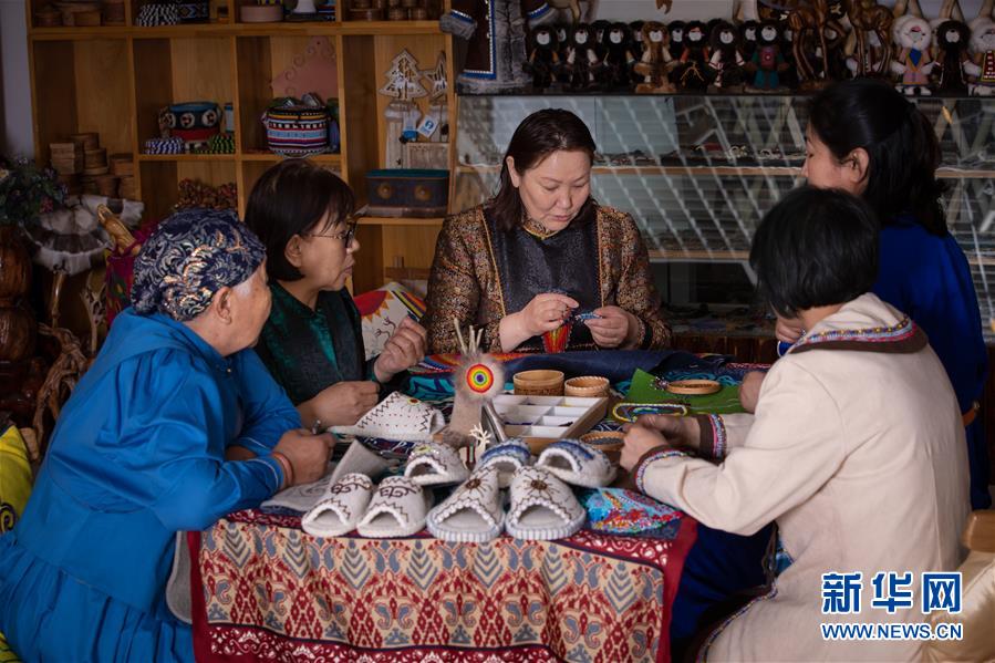 (在習(xí)近平新時代中國特色社會主義思想指引下——新時代新作為新篇章·習(xí)近平總書記關(guān)切事·圖文互動)(2)讓每一個角落都感受到幸福的溫情——人口較少民族在脫貧攻堅大潮中的奮進(jìn)故事