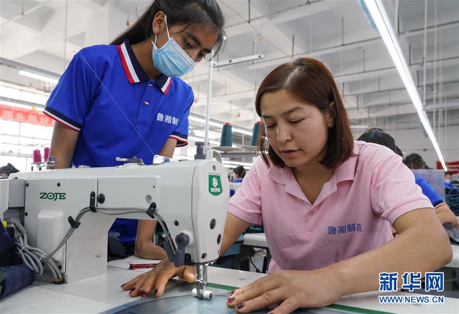 (決戰(zhàn)決勝脫貧攻堅(jiān)·圖文互動(dòng))(1)紡織女工進(jìn)城記