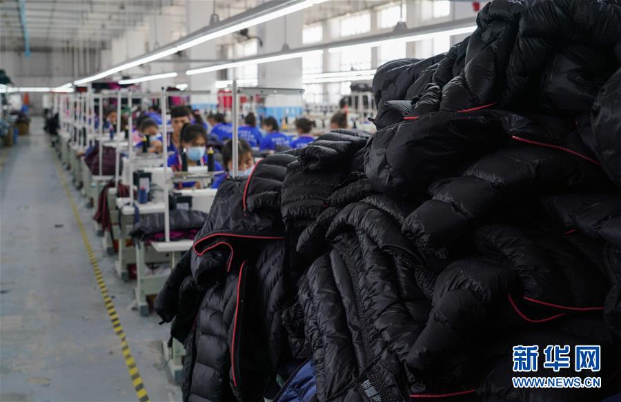 (決戰(zhàn)決勝脫貧攻堅(jiān)·圖文互動(dòng))(3)紡織女工進(jìn)城記