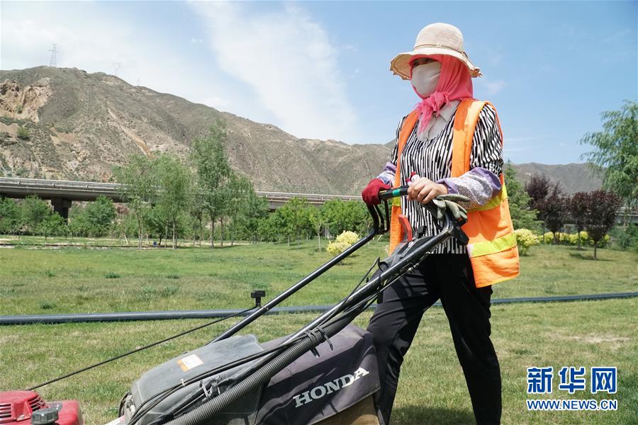 （決戰(zhàn)決勝脫貧攻堅&middot;圖文互動）（3）李三姐有了&ldquo;美&rdquo;差事