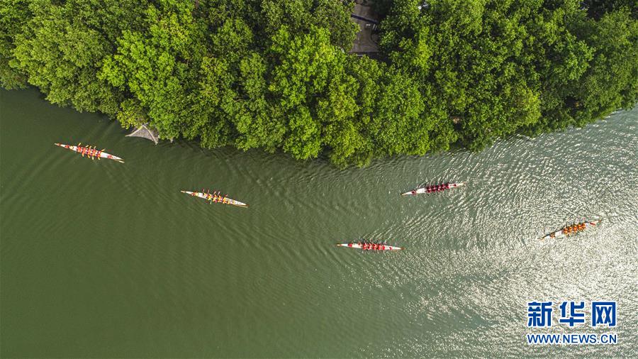 #(飛閱中國(guó))(5)“瞰”見端午