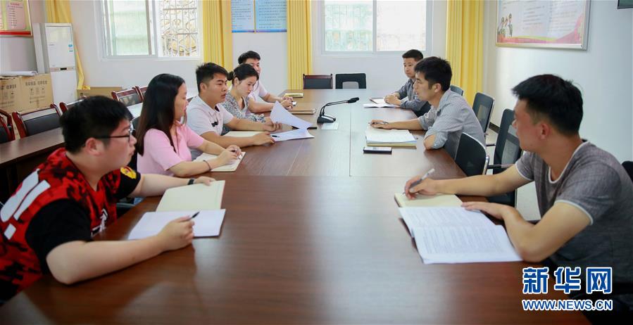  （新華全媒頭條&middot;圖文互動）（4）青春，在希望的田野上&mdash;&mdash;大別山區(qū)尋訪&ldquo;城歸&rdquo;大學畢業(yè)生