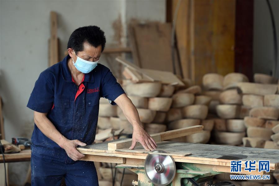  （新華全媒頭條&middot;圖文互動）（5）青春，在希望的田野上&mdash;&mdash;大別山區(qū)尋訪&ldquo;城歸&rdquo;大學畢業(yè)生