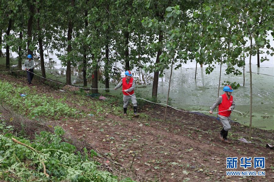 （圖文互動）（2）搶險！群眾的安全高于一切&mdash;&mdash;湖北統(tǒng)籌部署緊急應(yīng)對洪澇災(zāi)害