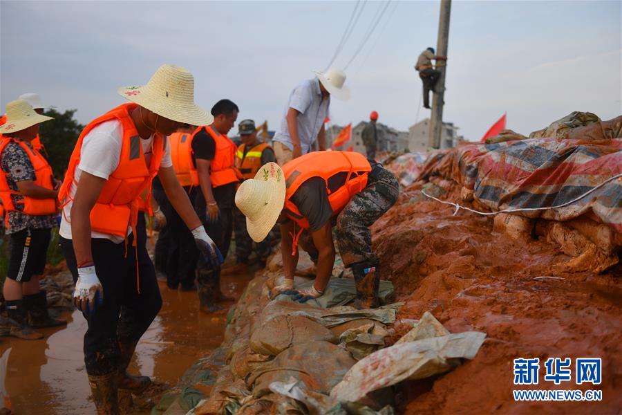 (防汛抗洪·圖文互動)(3)聞“汛”而動戰(zhàn)鄱湖