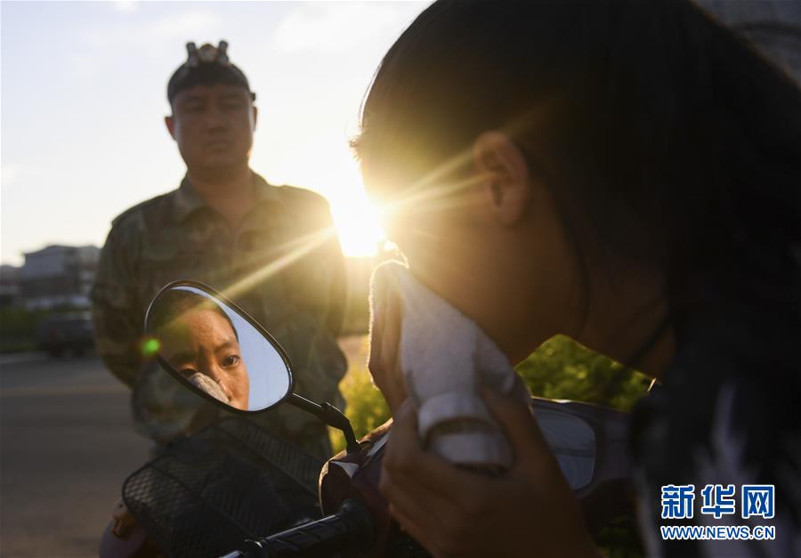 （體育&middot;圖文互動(dòng)）（7）父愛(ài)如燈  伴我奔跑