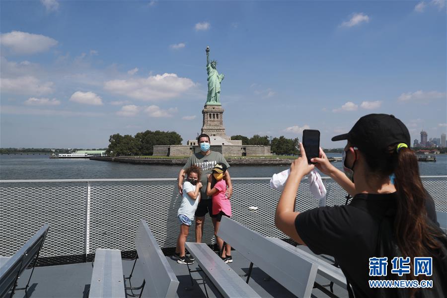 (國際疫情)(1)紐約進(jìn)入解封新階段 自由島重新開放