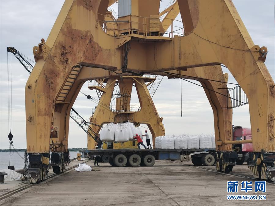 （圖文互動）（2）防疫不松 貿(mào)易暢通&mdash;&mdash;中國&ldquo;東極&rdquo;撫遠(yuǎn)海關(guān)一線見聞