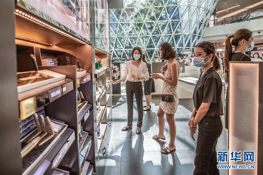 （在習(xí)近平新時(shí)代中國特色社會(huì)主義思想指引下&mdash;&mdash;新時(shí)代新作為新篇章&middot;習(xí)近平總書記關(guān)切事&middot;圖文互動(dòng)）（12）感受開放新魅力&mdash;&mdash;海南自由貿(mào)易港建設(shè)開局觀察