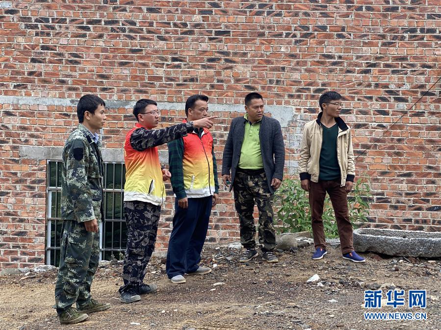 （在習(xí)近平新時代中國特色社會主義思想指引下&mdash;&mdash;新時代新作為新篇章&middot;習(xí)近平總書記關(guān)切事&middot;圖文互動）（5）青春做伴，西部放歌&mdash;&mdash;走近扎根西部建設(shè)邊疆的大學(xué)生們